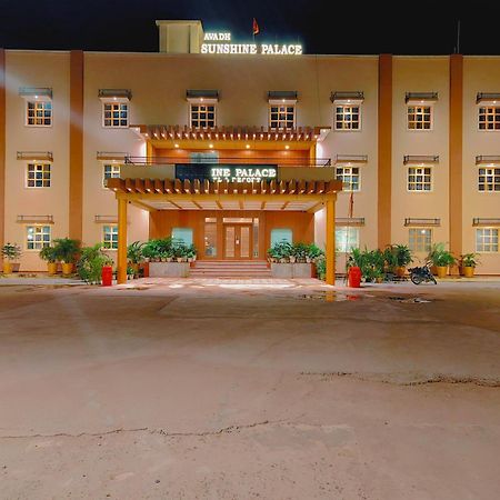 Avadh Sunshine Palace Hotel And Resort Ayodhya Exterior foto