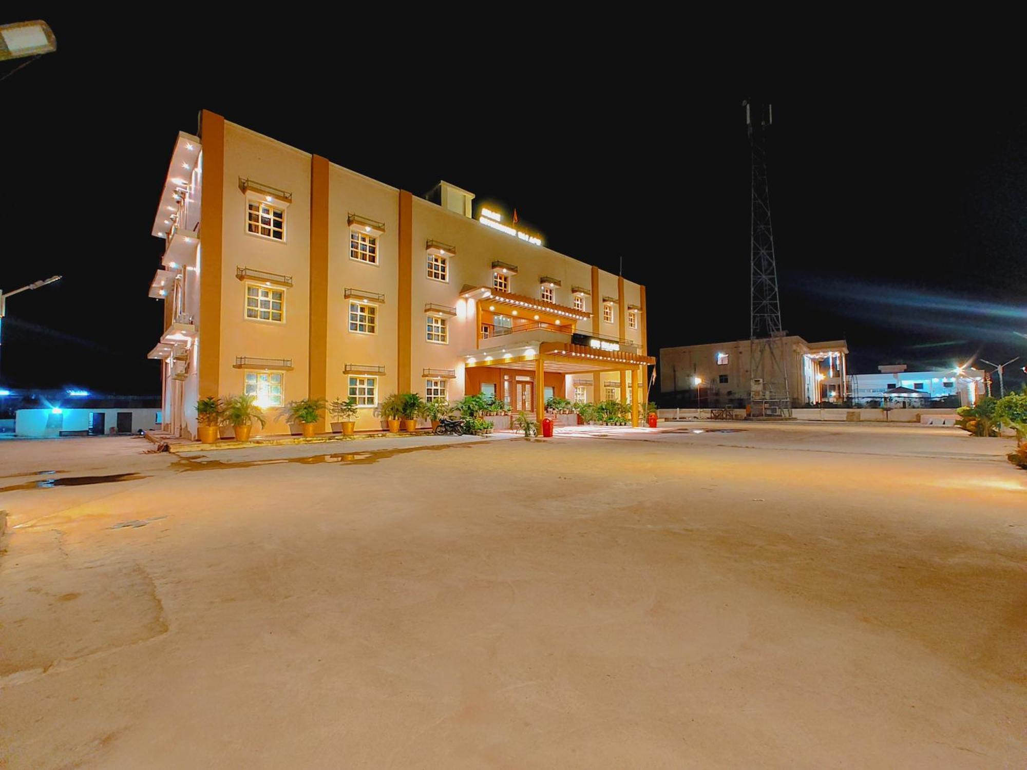 Avadh Sunshine Palace Hotel And Resort Ayodhya Exterior foto