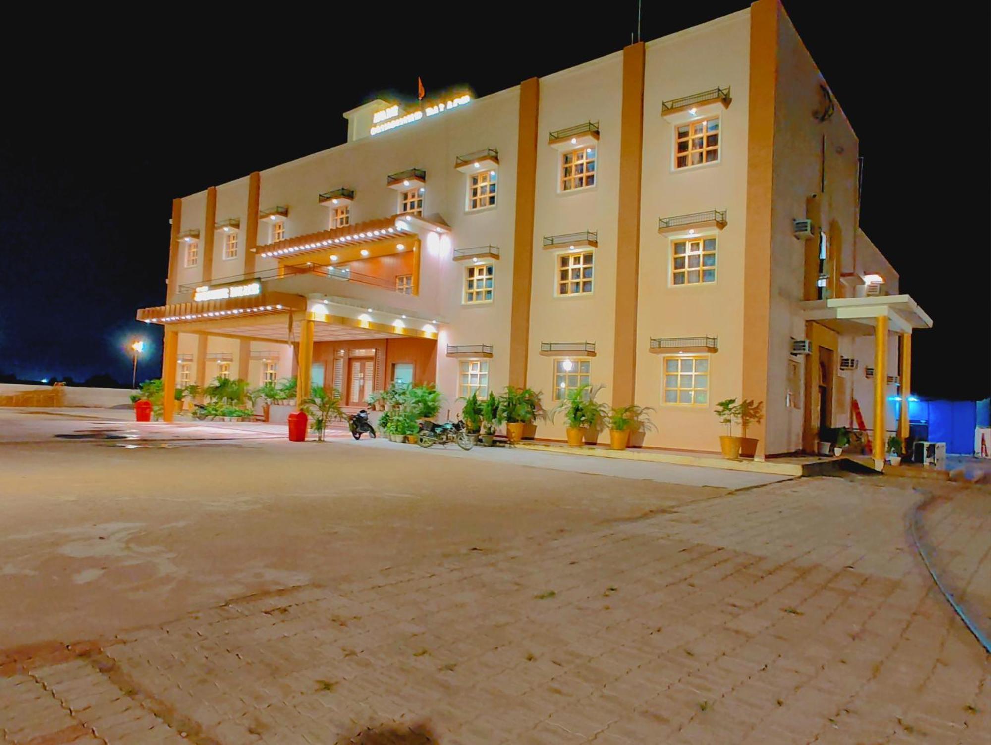 Avadh Sunshine Palace Hotel And Resort Ayodhya Exterior foto