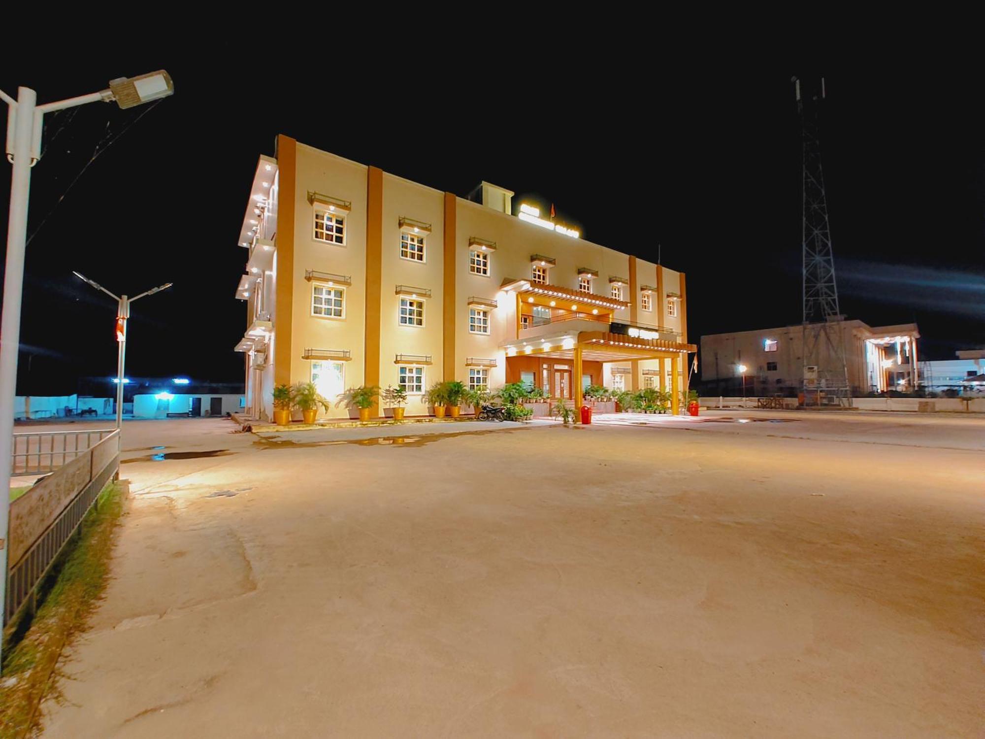 Avadh Sunshine Palace Hotel And Resort Ayodhya Exterior foto