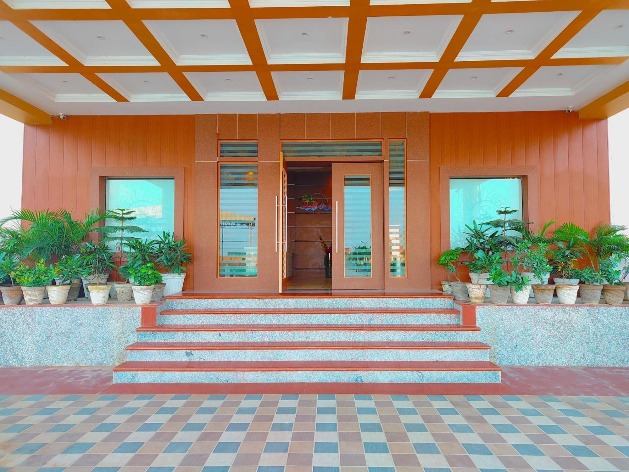 Avadh Sunshine Palace Hotel And Resort Ayodhya Exterior foto