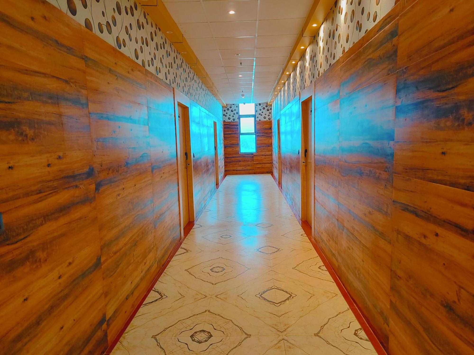 Avadh Sunshine Palace Hotel And Resort Ayodhya Exterior foto