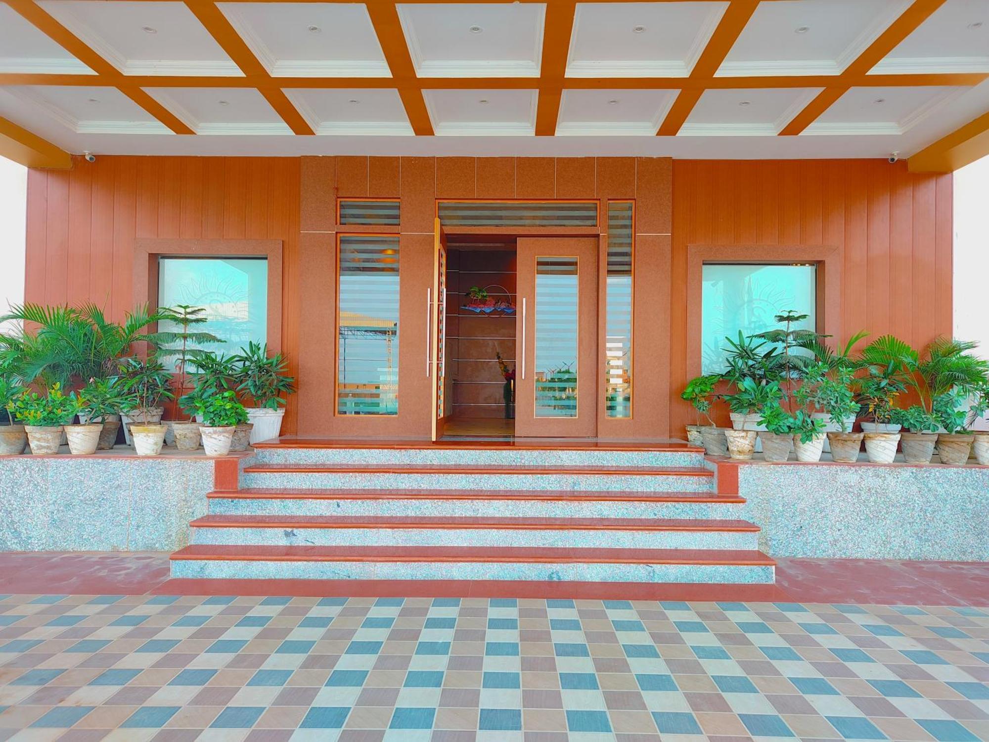 Avadh Sunshine Palace Hotel And Resort Ayodhya Exterior foto